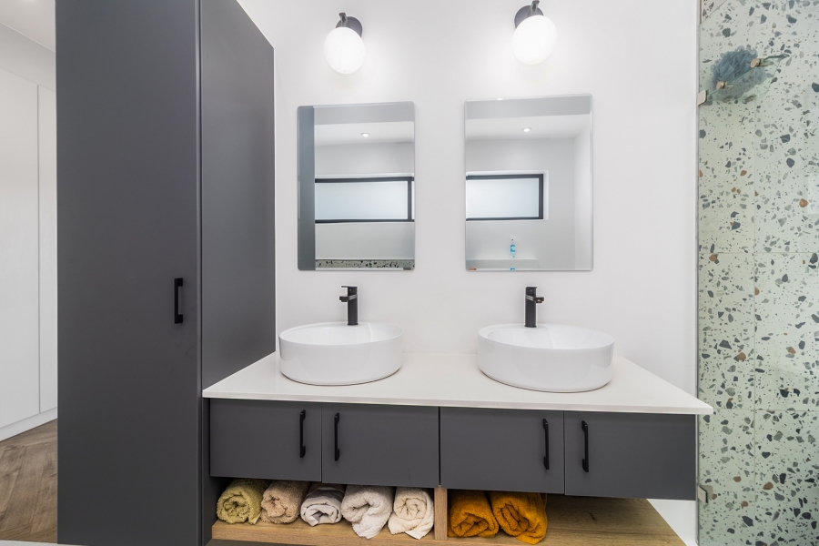 4 Bedroom Property for Sale in Tara Western Cape